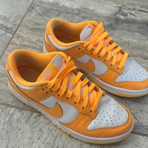Orange Nike women dunks size 6.5 good condition